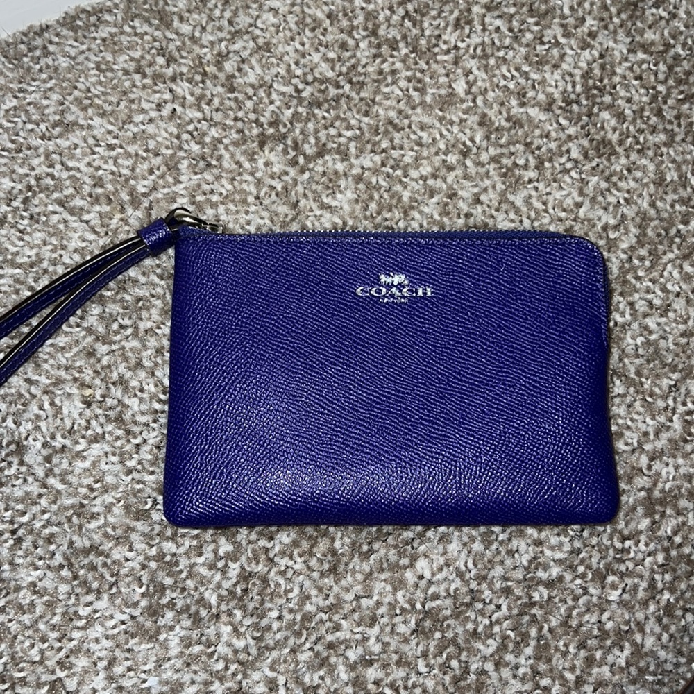 Coach matching wristlet to purple handbag- like new!